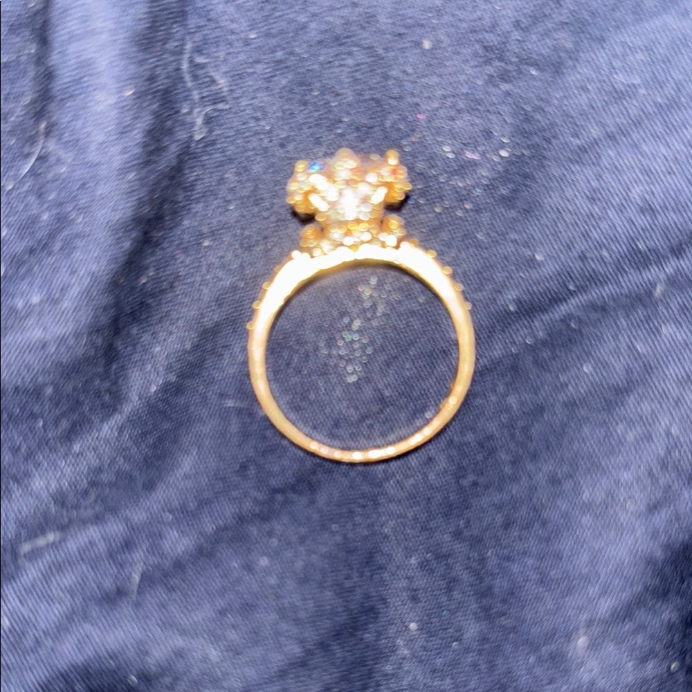 Elegant Gold Ring with Crystal Accents
